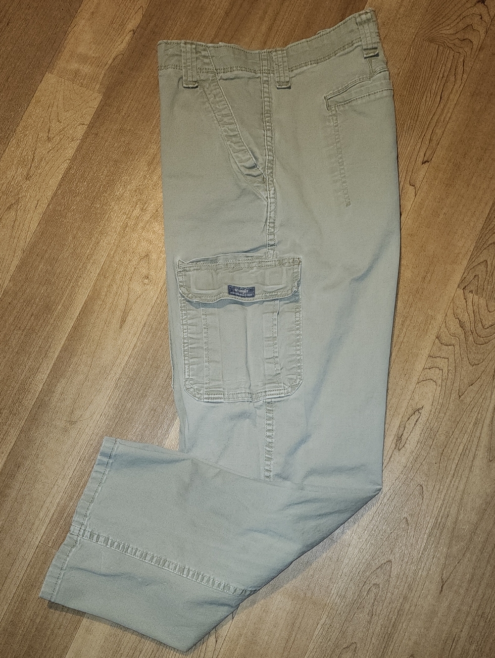 Wrangler Men's Cargo Pants in Light Beige